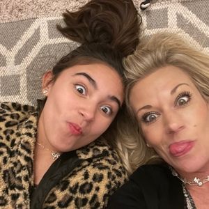 Meet your Posher, Posh